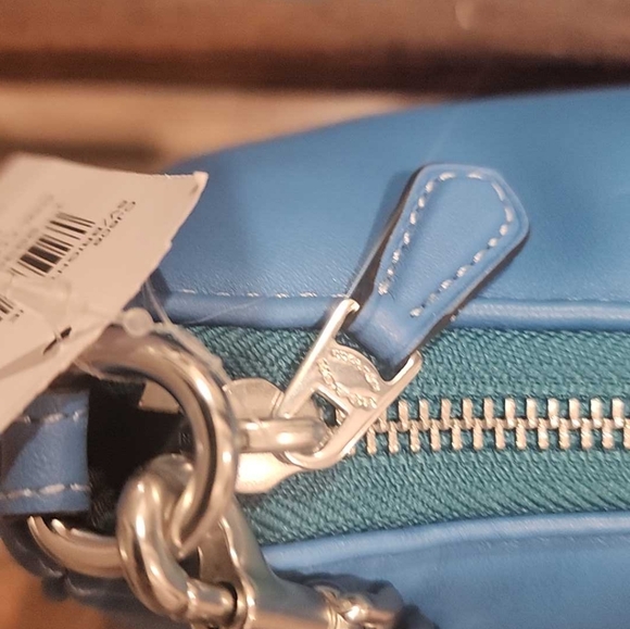 Coach NWT silver, bright blue, soft cloud feel, metallic + guitar strap - Picture 8 of 14